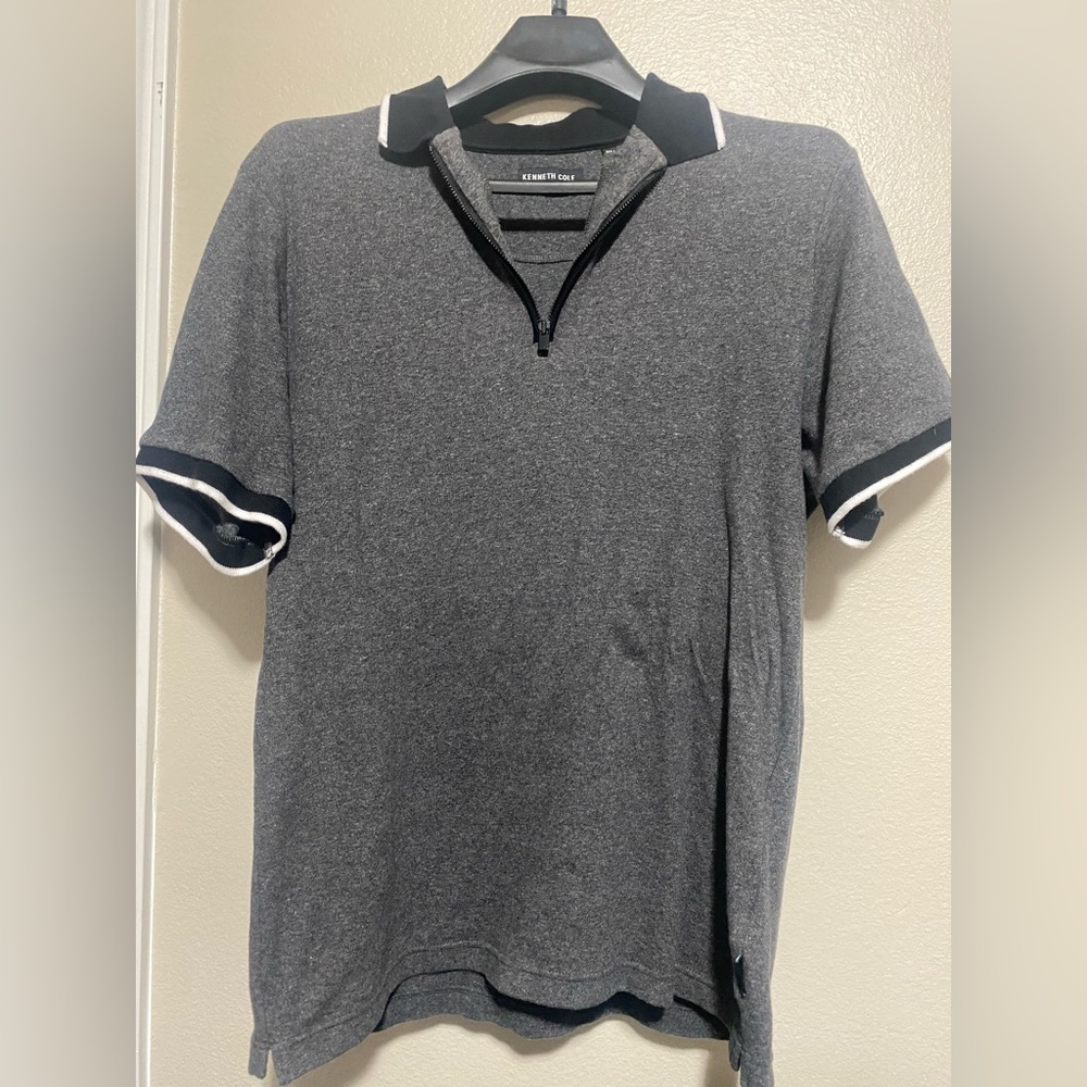 2 Mens Kenneth Cole short sleeve collared shirts size M